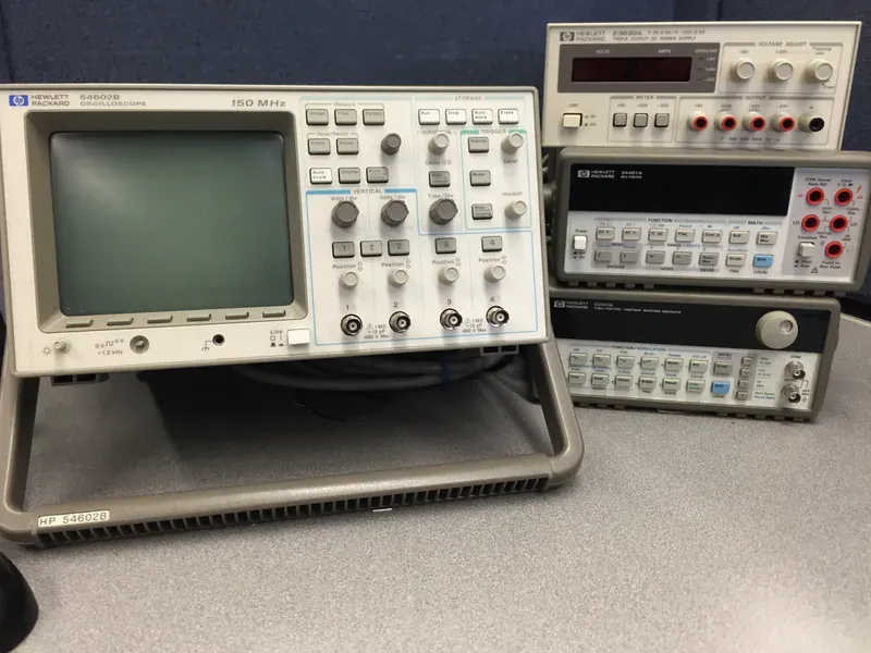Oscilloscope and power equipment used for transient testing