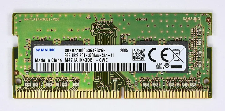 Samsung memory module showing its identification label, circuit traces and edge contacts