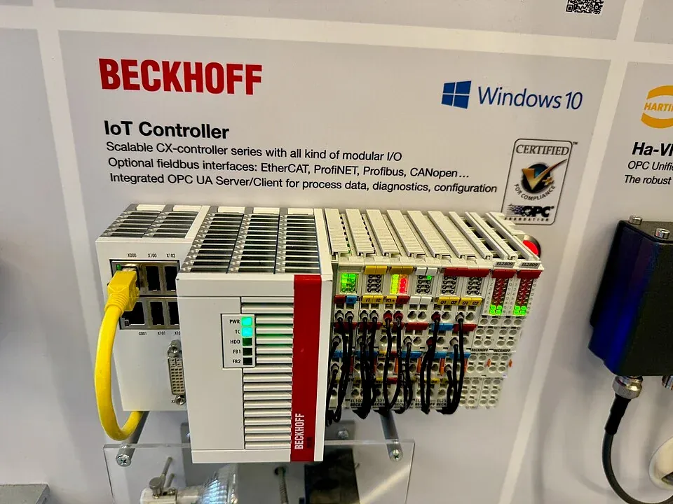 Beckhoff CX5120 controller and attached industrial I/O terminals