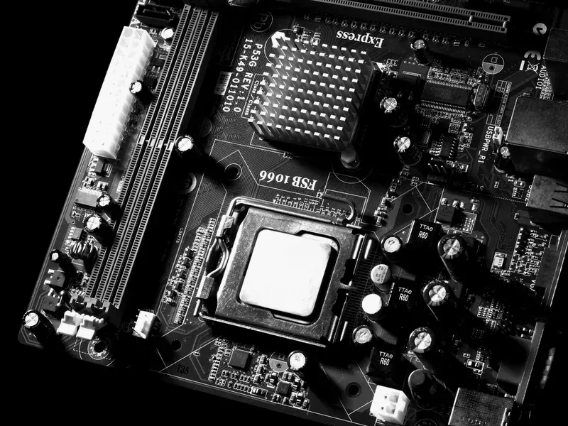 Processor on an embedded circuit board illustrating differences among MPUs, MCUs and application processors