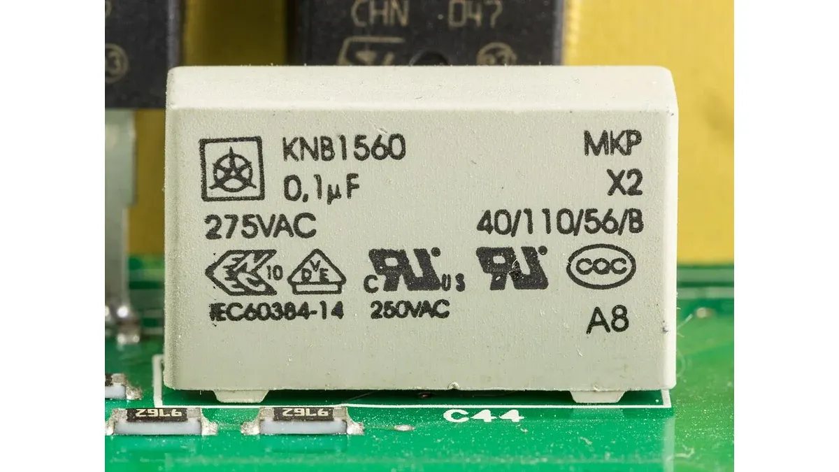 Film suppression capacitor with X2 classification and approval markings