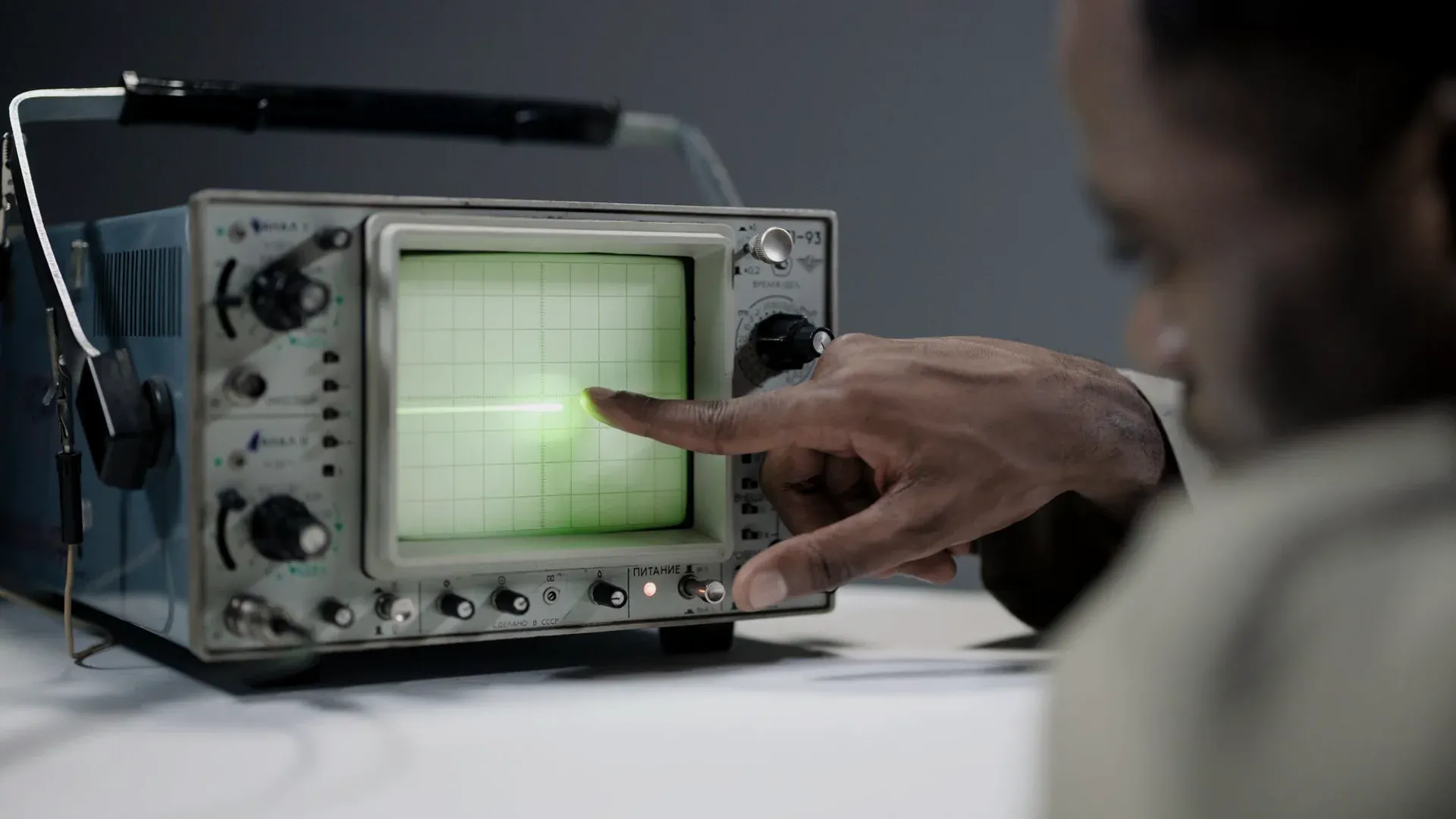 Timing measurement equipment representing the 2026 MEMS oscillator market and shift from quartz