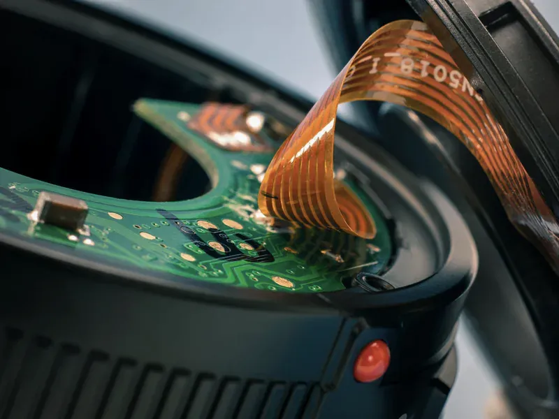 Electronic timing components illustrating the specialized construction behind long OCXO lead times